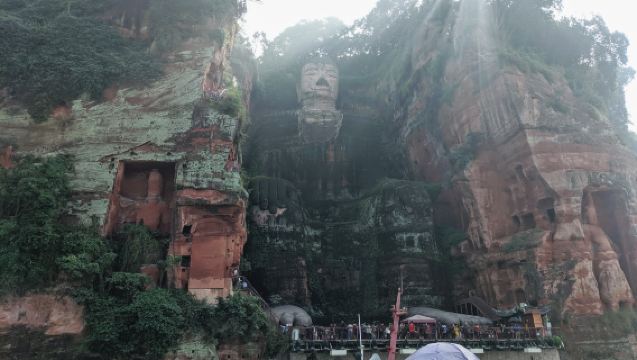 ทัวร์ 1 วันจากเฉิงตูไปพระใหญ่เล่อซานและเมืองเก่าซูจิ: ชมพระพุทธรูปใหญ่และลิ้มรสเนื้อตุ๋นเท้าเก้ง