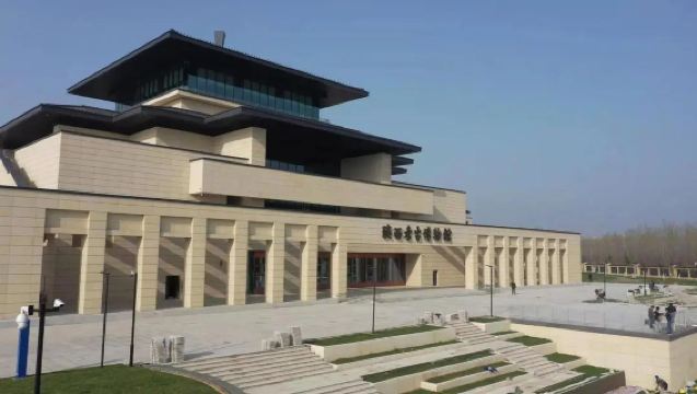 1-day tour with private charter to the archaeological museum + mosque + the Guangren Lama Temple | Includes transfer