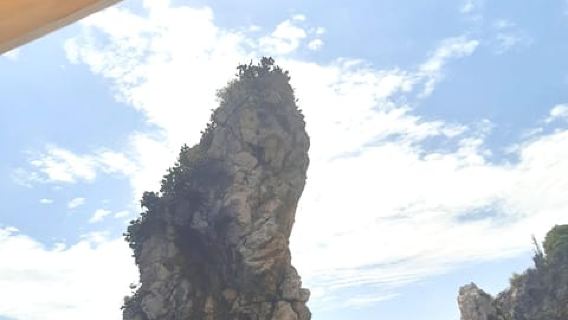 Giardini Naxos: Isola Bella and Grottos Cruise with Aperitif