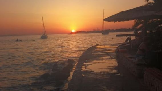 Passeio romântico ao pôr do sol em Zadar com vinho ilimitado