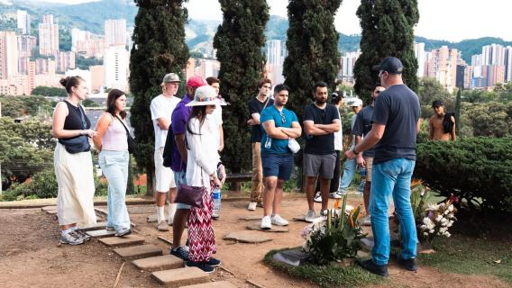 Medellín: Pablo Escobar Tour with Hydration & Local Insights