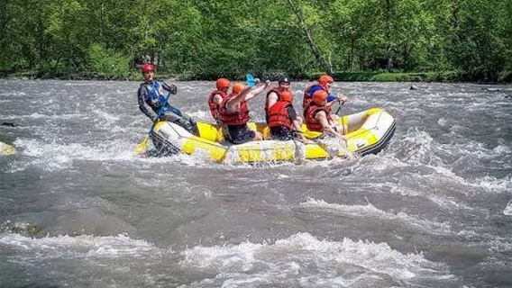 Kobuleti: Rafting, Hot Springs, and Nokalakevi Day Trip