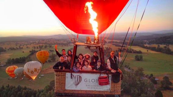 Австралия, Мельбурн: 60-минутный романтический полёт на воздушном шаре над долиной Ярра + сертификат о полёте (опционально: завтрак с шампанским/трансфер из города)