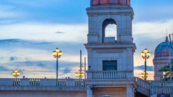 Guangzhou Old West Gate + Guangzhou Tower one-day tour[Customized Itinerary, Local Guide|English guide|private charter