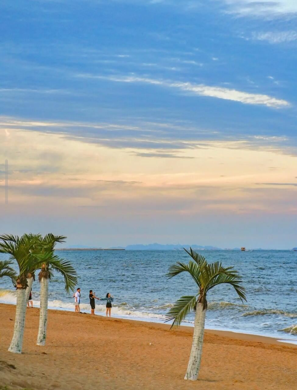 Tagesausflug von Qingdao nach Rizhao mit Wulian-Berg, Wanpingkou, Leuchtturm und Segelwettbewerbsbasis inklusive Hin- und Rückfahrt mit chinesischem und englischem Service