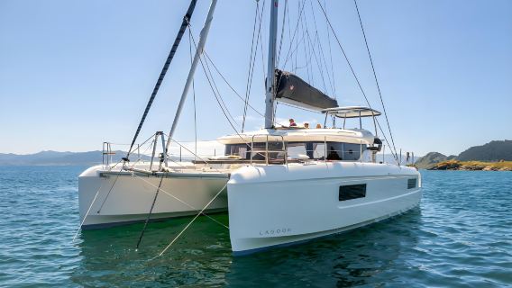 Шри-Ланка|Круиз на катамаране в Тринкомали с наблюдением за китами, сноркелингом и серфингом на SUP-досках