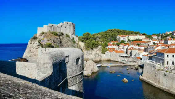 เมืองเก่าดูบรอฟนิก + ปราสาทเก่า + กำแพงเมือง + ท่าเรือดูบรอฟนิก [เส้นทางเหมารถ]