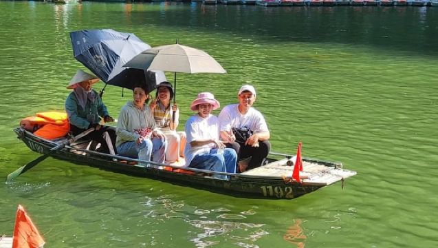 Ha Noi: Ninh Binh / Hoa Lu - Trang An - Mua Cave / Cycling