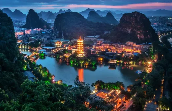 【廣西】桂林兩江四湖景區遊船票（湖光山色美+雙塔耀古城+日遊/夜遊任選+「城在景中，景在城中」）