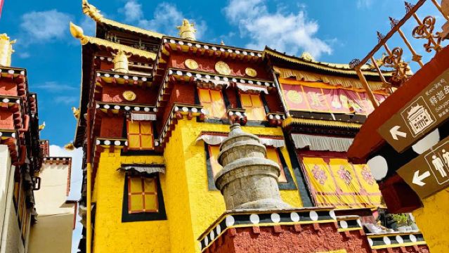 香格里拉松贊林寺+普達措國家公園+依拉草原一日遊【包車遊】