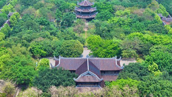 From Hanoi: 1-day tour to Bai Dinh Pagoda and Trang An scenic spots