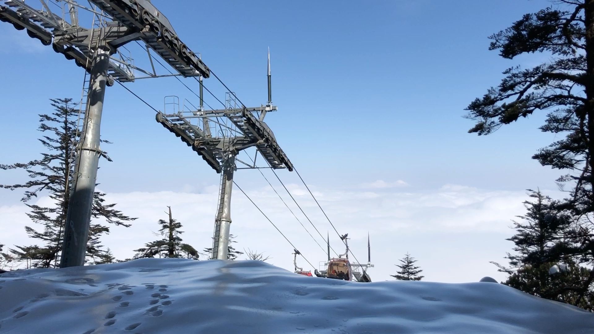 Chengdu Wawushan Chinese Group One-Day Tour: Winter Snow Viewing [Entrance Fee + Double Cable Car + Shuttle Bus]