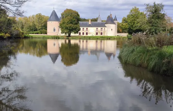 巴黎出發：奧爾良+聖女貞德與歷史探索一日遊【中文司機行程可調