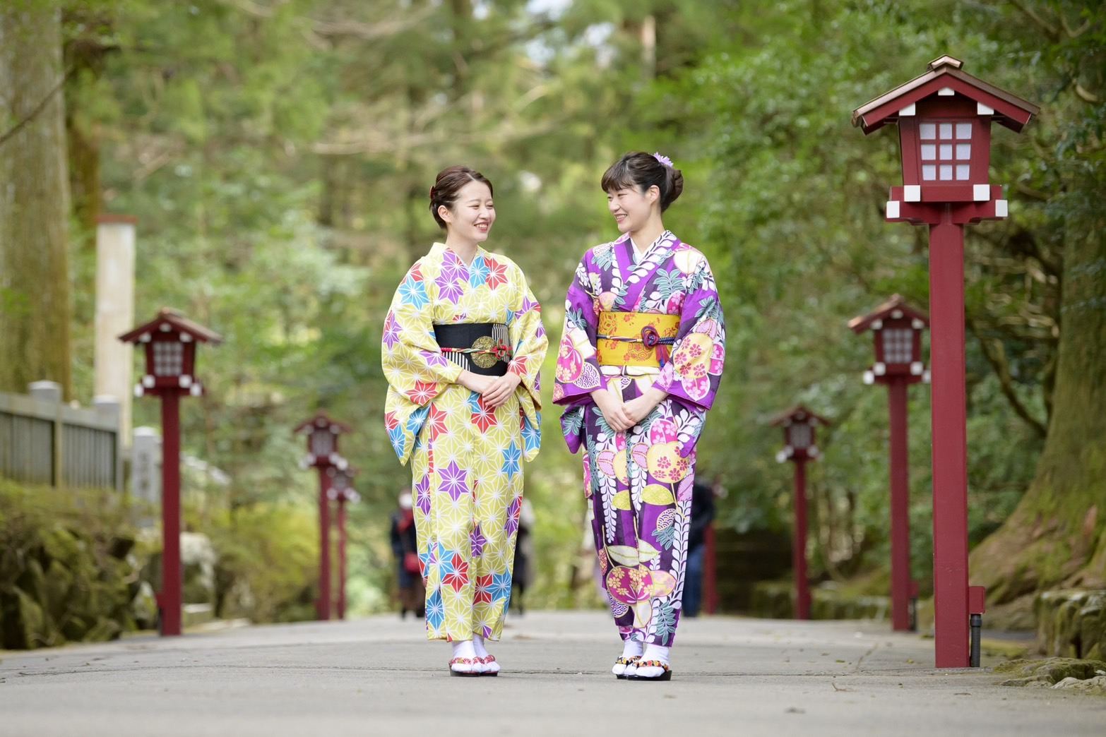 Slechts 1 minuut van station Hakone-Yumoto! Kimono-verhuur met de mogelijkheid om de volgende dag terug te brengen, zodat u moeiteloos Hakone kunt verkennen!