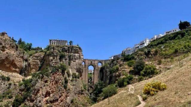 西班牙格拉納達來回 龍達 懸崖小鎮-可包車-精選