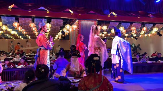 Xi'an Imperial Tang Banquet: Step into a Dreamy Blast of Tang Dynasty's Glory!