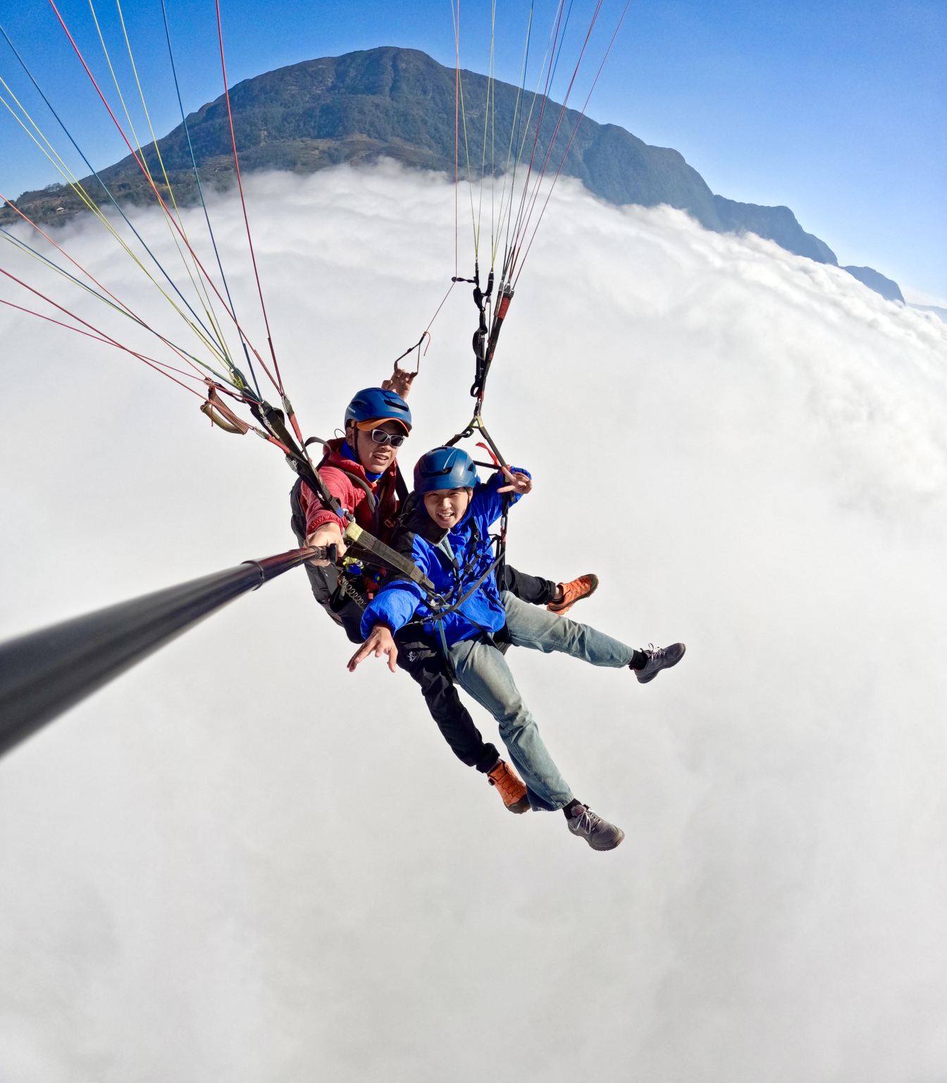 Esperienza di parapendio/paramotore nel Distretto di Sa Pa [Avventura più emozionante con trasferimento di andata e ritorno e GoPro]