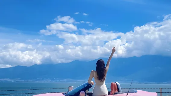 Tour di un giorno a 360° intorno al lago di Dali con noleggio con conducente esclusivo "Veicolo regolare + attrazioni a scelta + puro divertimento"