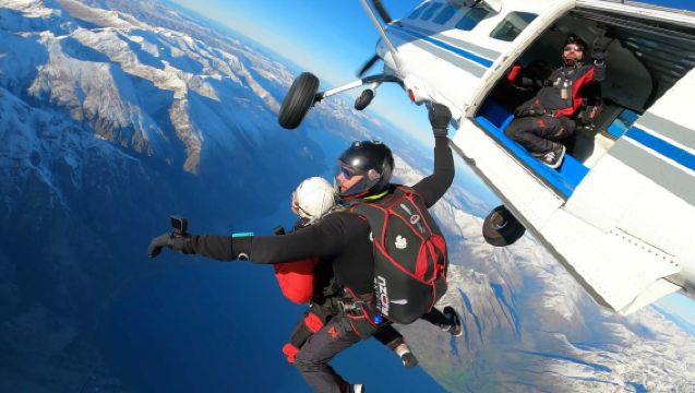 New Zealand Queenstown Skydiving 9000/12000/15000