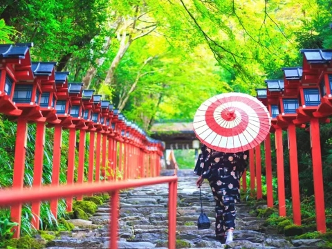 京都嵐山+貴船神社+三千院一日遊可選嵐山小火車|9-13人團