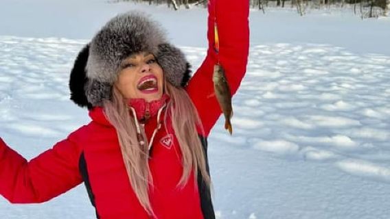 Ice Fishing Adventure in Levi with Salmon Soup