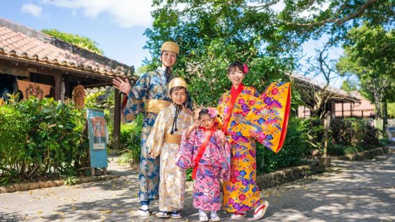 Perjalanan satu hari Kerajaan Budaya Dunia Okinawa Jepang + Taman Nasional Situs Perang + Pantai Naminoue※dapat disesuaikan