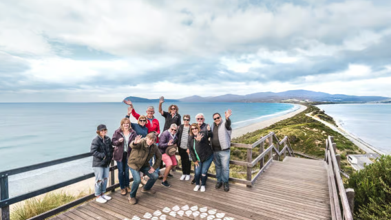Bruny Island 1-day tour: exclusive lighthouse and local cuisine