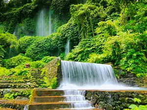 印度尼西亞龍目島摩由羅水之宮殿半日遊【貝南科蘭布瀑布+納爾馬達公園+老城】