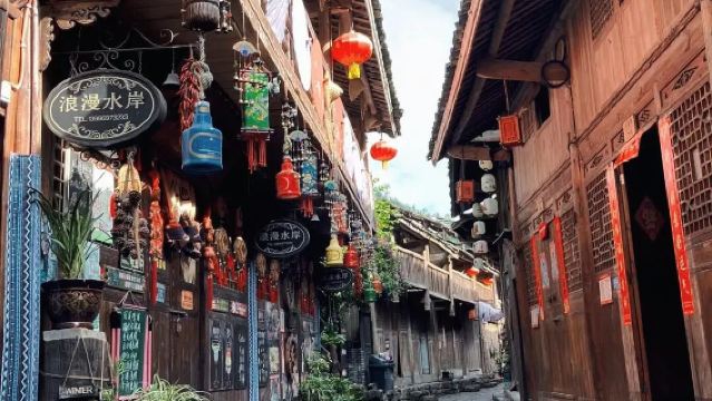 Tagesausflug zu Chongqings Huguang-Gildenhalle, Seilbahn über den Yangtze, Hong'en-Tempelpark und Hongya-Höhle - Service auf Chinesisch und Englisch