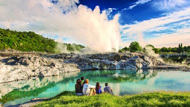 Seluruh New Zealand: Pulau Selatan & Pulau Utara | Tempat Penggambaran Lord of the Rings & The Hobbit | Penterjemah Pameran | Teman Perniagaan | Perkhidmatan Tempatan | Pelancongan Peribadi Eksklusif