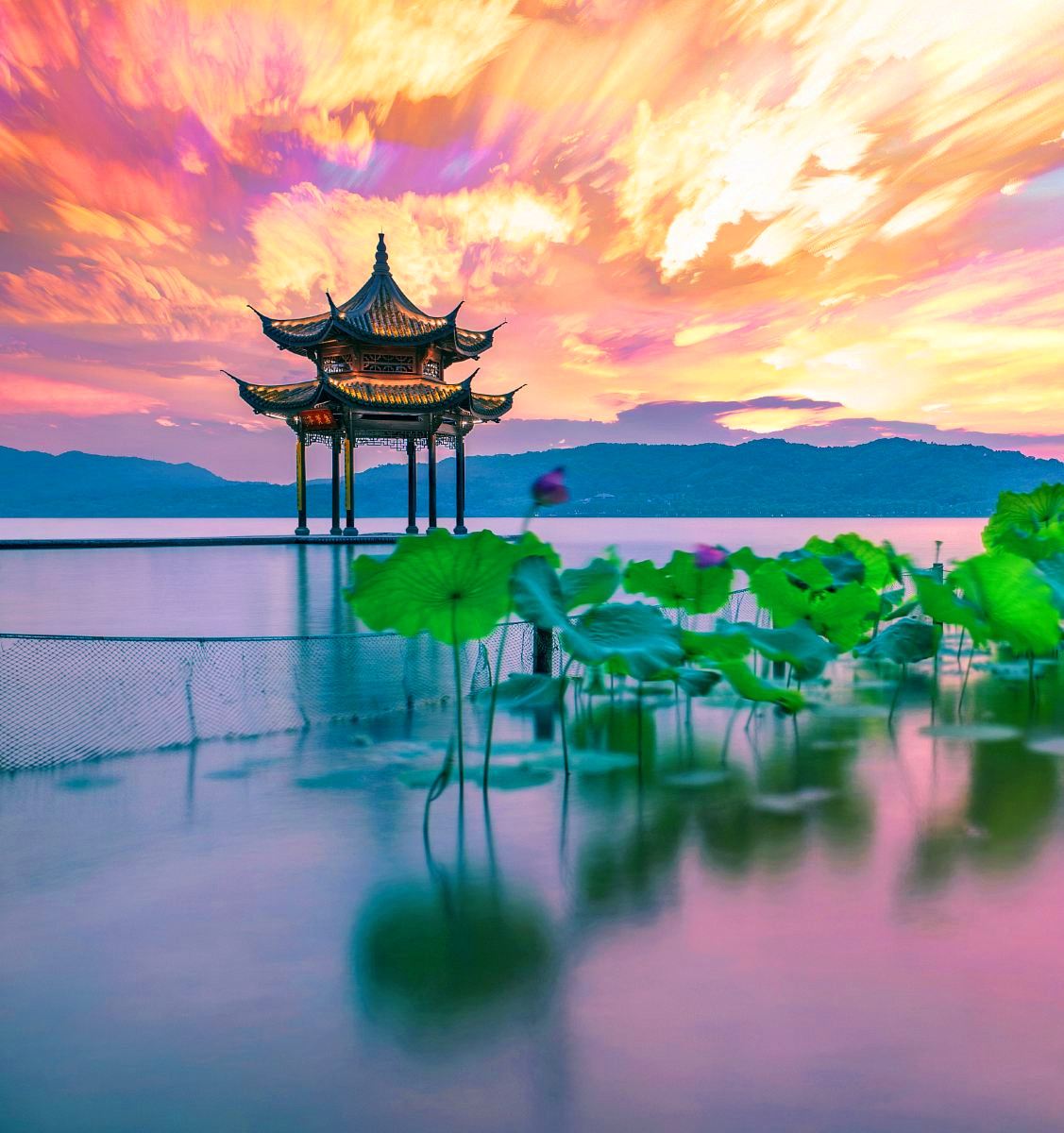 杭州西湖遊船+雷峰塔半日遊【上午/下午/私人導覽 純玩導覽含門票