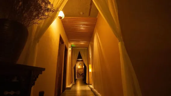 상하이 난징루 타오위안샹. 어깨·목·허리 마사지. 족 스파