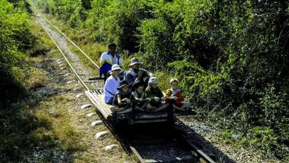 Battambang Bamboo Train, Bat Cave one-day tour(Optional Chinese/Mandarin guide)