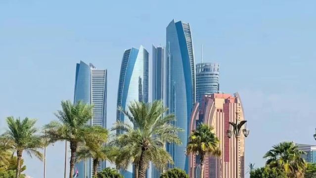 阿布達比一日包車【中文司機+以車計價+一價全包+代訂門票】