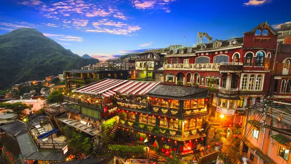 Pelepasan Lentera Langit Yehliu & Laut Yin Yang & Jiufen & Desa Kucing & Air Terjun Shifen (Penjemputan Hotel)