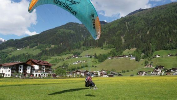 Neustift im Stubaital: Morning Paragliding Experience
