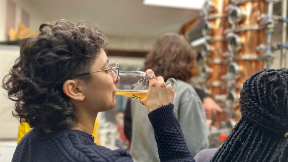 Brüssel: Führung durch Mikrobrauerei und Brennerei + Bierverkostung