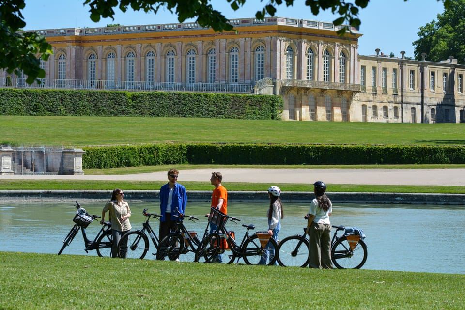 Versailles: Bike Tour on a premium Dutch bike