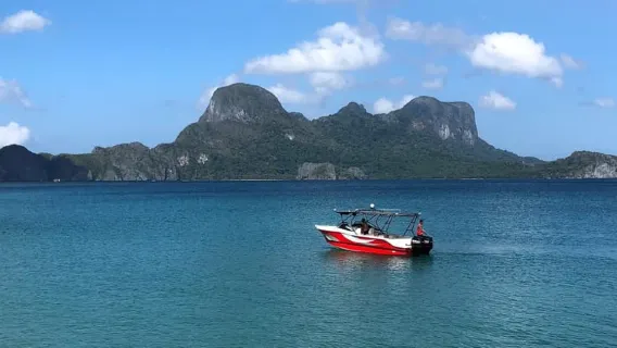 Half-Day Seasation Premium Speedboat Group Island Hopping
