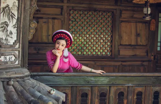 榆林Trip Moments【約拍跟拍婚拍街拍抓拍航拍攝影攝像/多語言翻譯/動作指導】