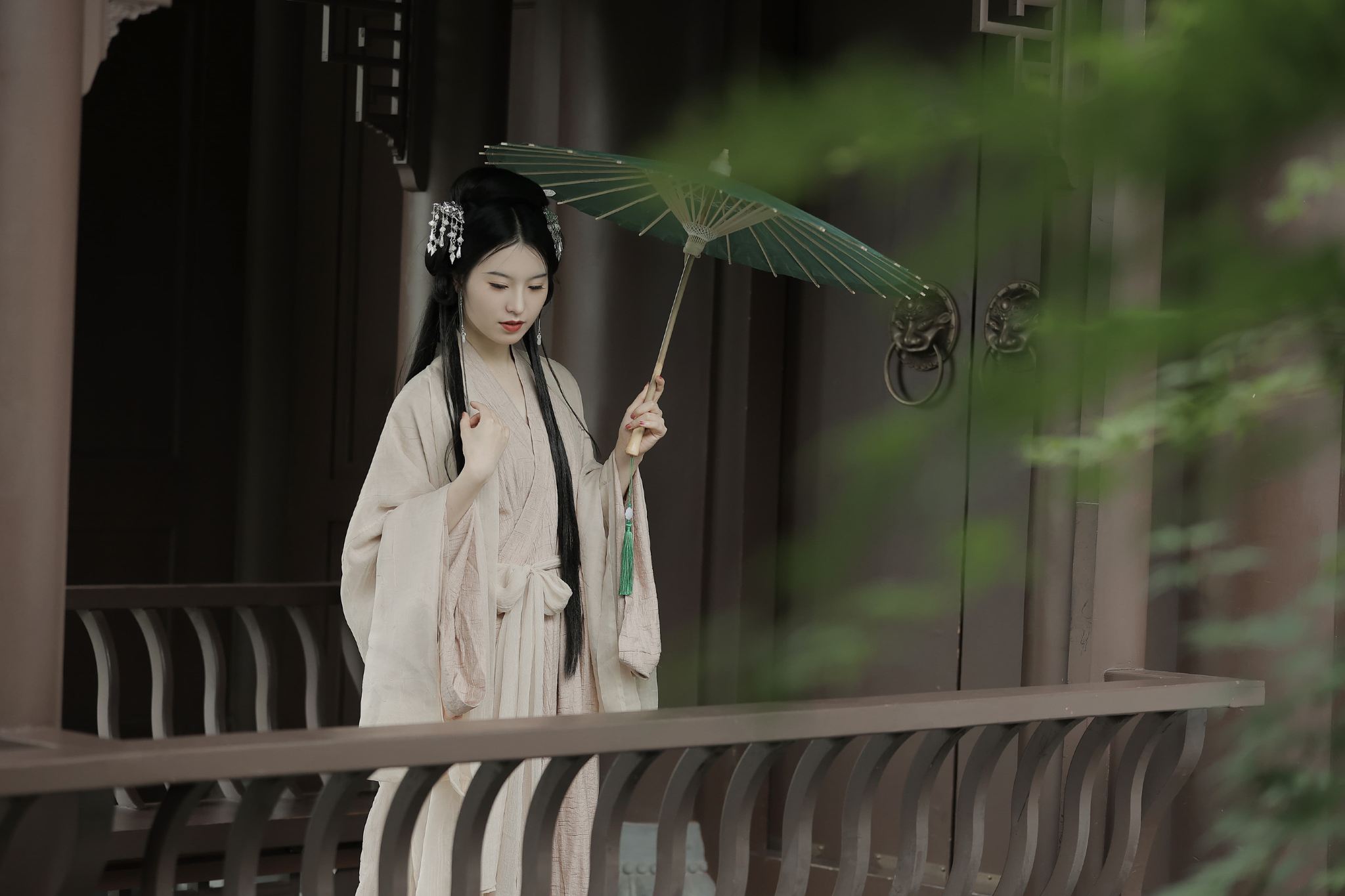 Trip Moments in Xi'an[Driver-guide plus travel photography + wedding aerial photography microfilm + makeup & costumes + itinerary customization + unlimited group size]