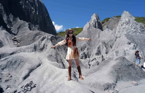 道孚Trip Moments【墨石公園/亞拉雪山航拍約拍跟拍多語言翻譯本地攝影師】