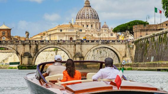 Rom: Private Bootsfahrt auf dem Tiber