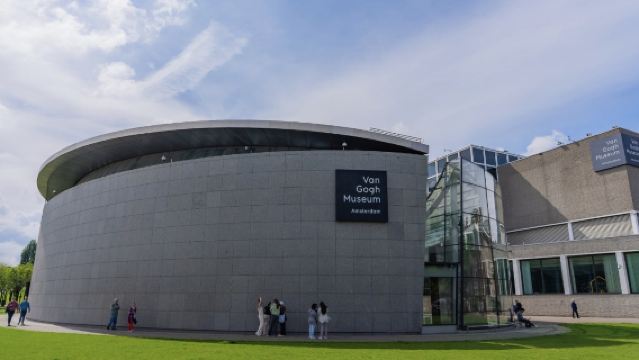 荷蘭阿姆斯特丹梵高博物館+國立博物館+藝術街區包車一日遊