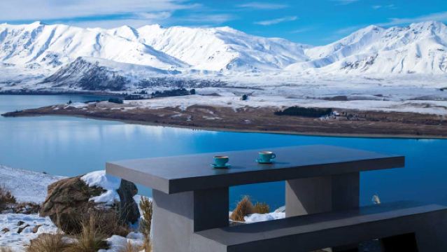 One-way tour from Queenstown to Christchurch via Mount Cook and Lake Tekapo [Includes transfers]