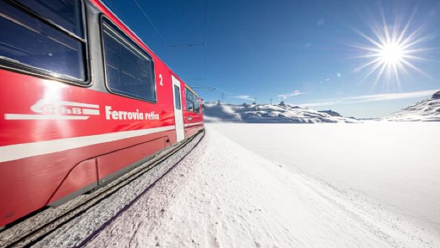 Da Milano: gita di un giorno sul treno del Bernina e a St. Moritz