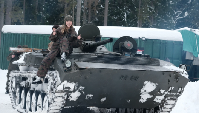 Экстремальный военный опыт на севере Москвы, Россия | стрельба из АК + внедорожные танки + бронетранспортеры