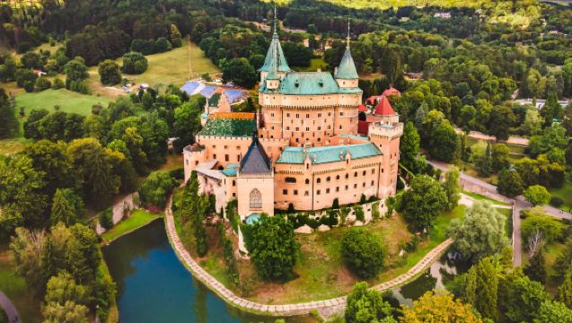 브라티슬라바: 타트리 산+치치마니+보히니체 성 당일 치기 여행