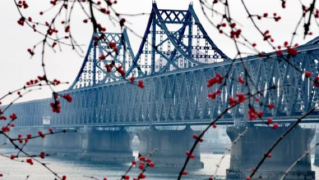 Pure fun tour for 10 people: Shanghekou national gate + one-step crossing + broken bridge + resistance museum + cruise