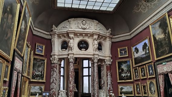 Utara Paris | Lawatan Sehari Pergi-Balik ke Château de Chantilly + Basilika Saint-Denis + Montmartre Village